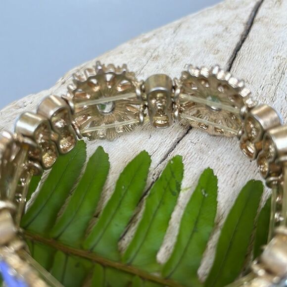 J CREW CRYSTAL AND STONE STRETCH BRACELET. - Picture 6 of 6